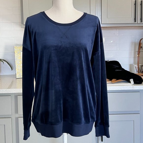Crown and Ivy  Navy Velour Pullover Size Large NWT - Picture 2 of 9